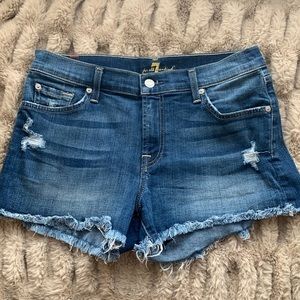 7 for all mankind jean shorts. Stretchy & flattering. Size 27